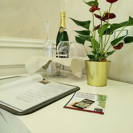 Piazza Venezia Luxury Suite Rome Exterior photo